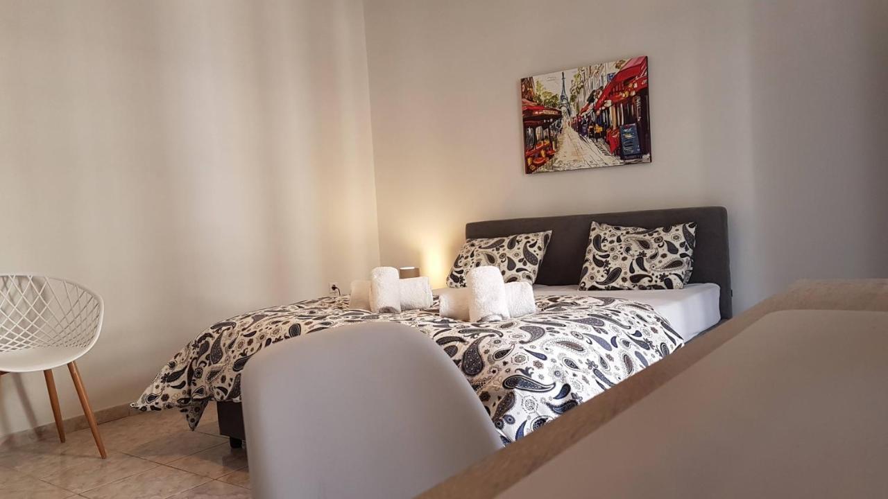 Palette Apartment Champagne - Athens Center, 6 BD, 3 BATH Eksteriør billede