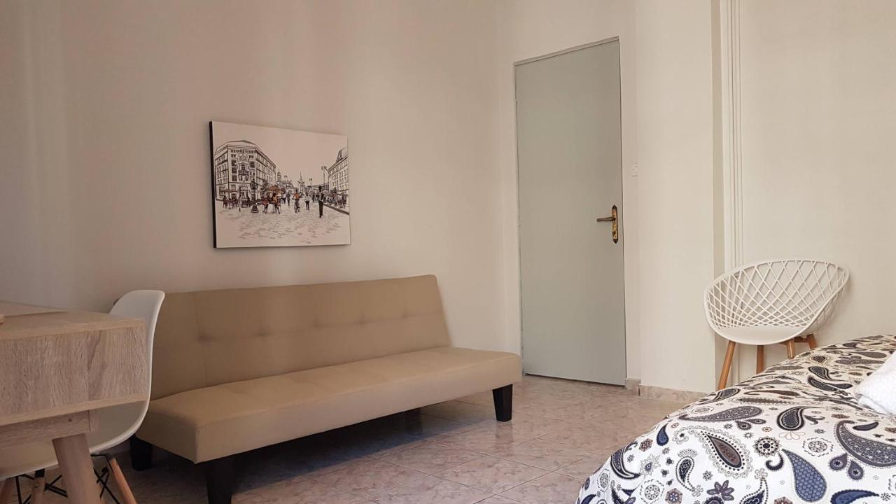 Palette Apartment Champagne - Athens Center, 6 BD, 3 BATH Eksteriør billede